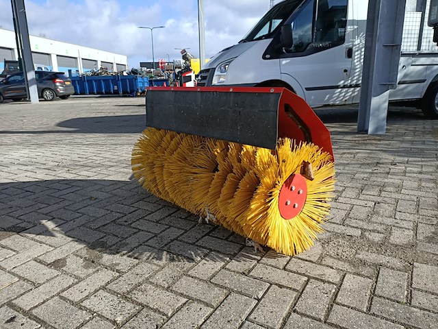 Aanbouw veegborstel, caravaggi, mtc, 2010 - afbeelding 1 van  6