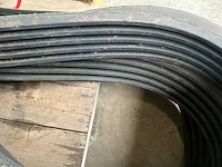 Aandrijfbanden en afdichting rubber (3x) op 3 pallets - afbeelding 2 van  11