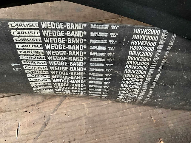 Aandrijfbanden en afdichting rubber (3x) op 3 pallets - afbeelding 3 van  11