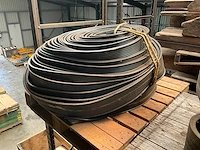 Aandrijfbanden en afdichting rubber (3x) op 3 pallets - afbeelding 8 van  11