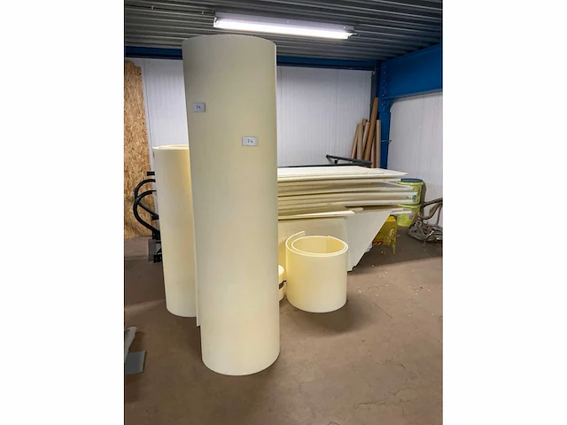 Aangebroken isolatiemateriaal en dichtingsmortel - afbeelding 2 van  7