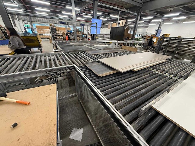 Aangedreven platenrollerbaan met geïntegreerde transferwagen v.v. sensoren en regelsystemen - afbeelding 3 van  12