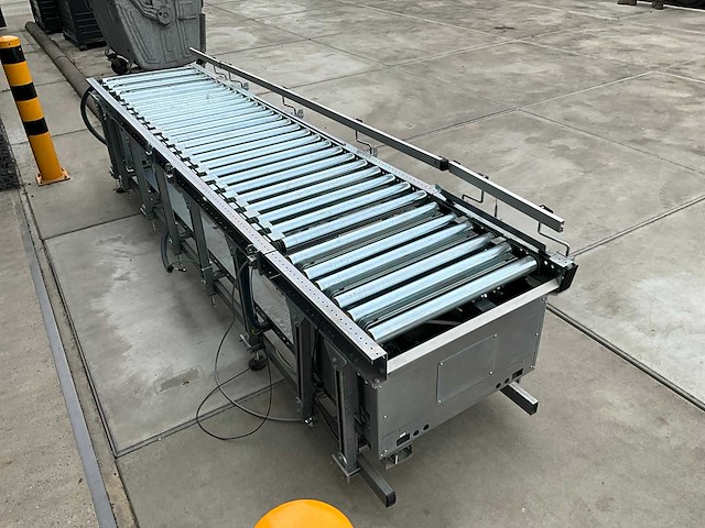 Aangedreven roltransportband met twee transfersecties - afbeelding 3 van  8