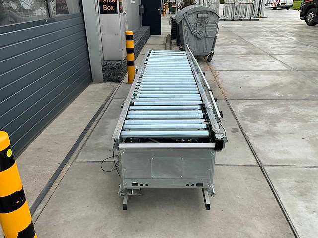 Aangedreven roltransportband met twee transfersecties - afbeelding 4 van  8