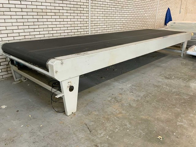 Aangedreven textielrollen en schuim transportband - afbeelding 1 van  6