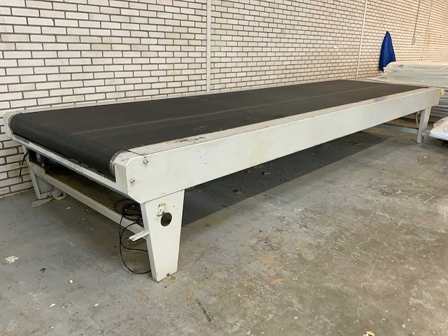 Aangedreven textielrollen en schuim transportband - afbeelding 2 van  6