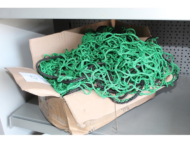 Aanhanger net in doos. - afbeelding 1 van  2