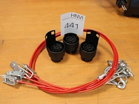 Aanhanger onderdelen w.o. breekkabels en adapters.
