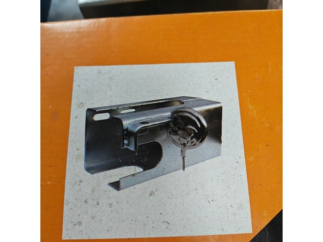 Aanhangersluiting met slot - afbeelding 2 van  2