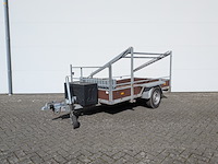 Aanhangwagen, harda, de 12, 2001
