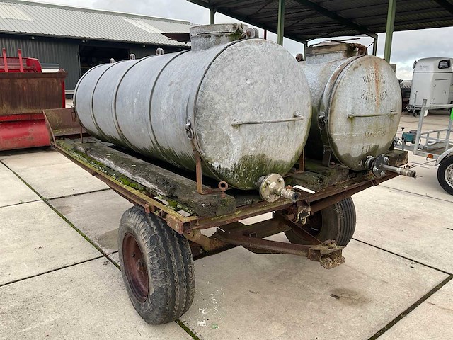 Aanhangwagen met 2x watertank - afbeelding 2 van  9