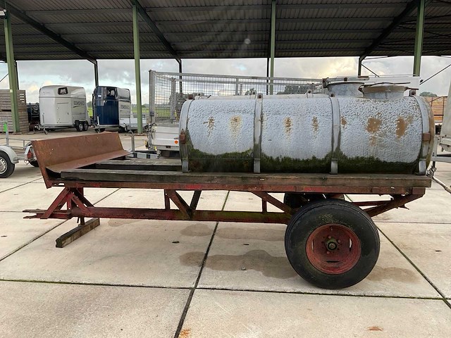 Aanhangwagen met 2x watertank - afbeelding 8 van  11