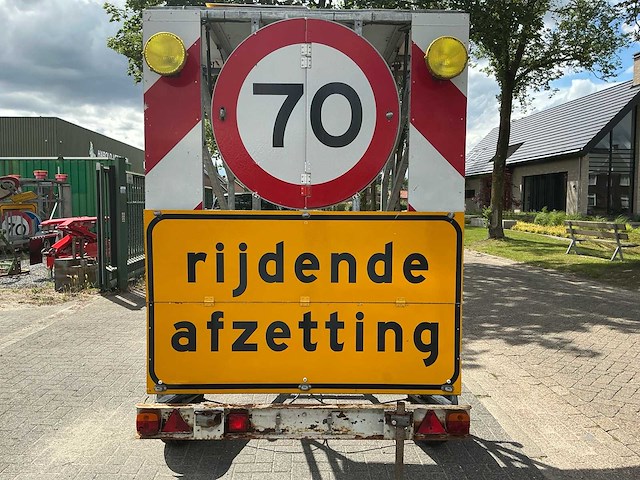 Aanhangwagen met actiebord / verkeersbord - afbeelding 10 van  15