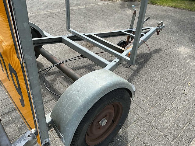 Aanhangwagen met actiebord / verkeersbord - afbeelding 11 van  15