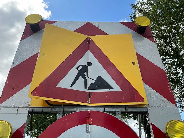 Aanhangwagen met actiebord / verkeersbord - afbeelding 12 van  15