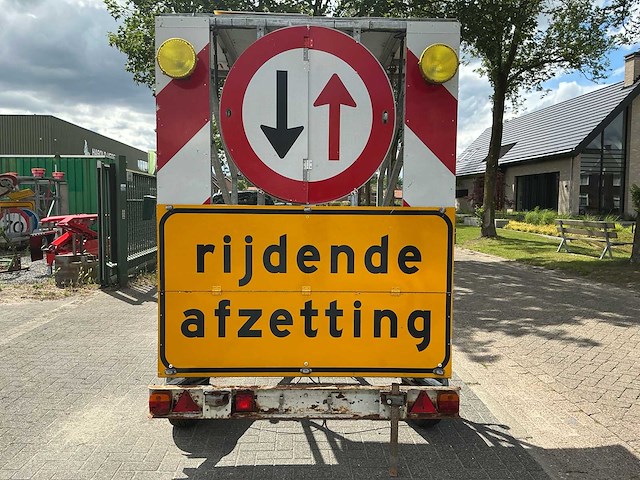 Aanhangwagen met actiebord / verkeersbord - afbeelding 9 van  15