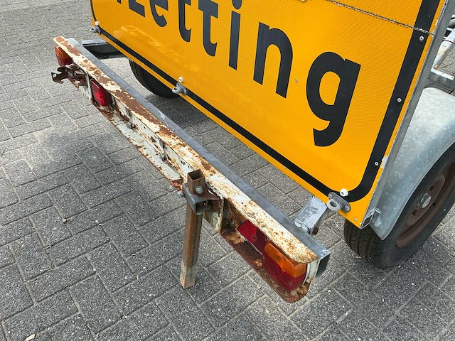 Aanhangwagen met actiebord / verkeersbord - afbeelding 14 van  15