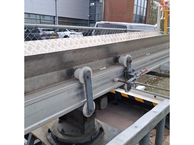 Aanhangwagen met bordes al-ko - afbeelding 2 van  25