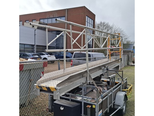 Aanhangwagen met bordes al-ko - afbeelding 3 van  25