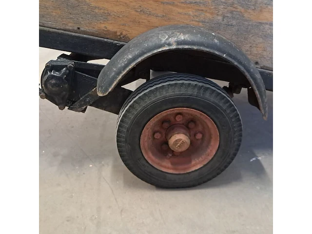 Aanhangwagen met diverse retour-artikelen - afbeelding 7 van  16