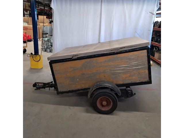 Aanhangwagen met diverse retour-artikelen - afbeelding 14 van  16