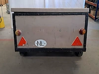 Aanhangwagen met diverse retour-artikelen - afbeelding 15 van  16