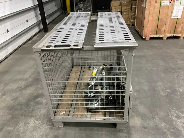 Aanhangwagen neuswiel (4x) en oprijplaten (2x). - afbeelding 2 van  7