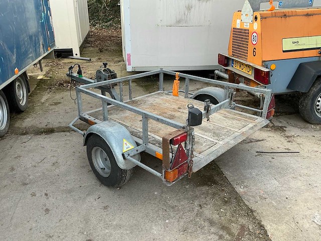Aanhangwagen - afbeelding 3 van  7
