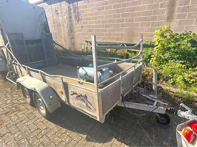 Aanhangwagen - afbeelding 1 van  7