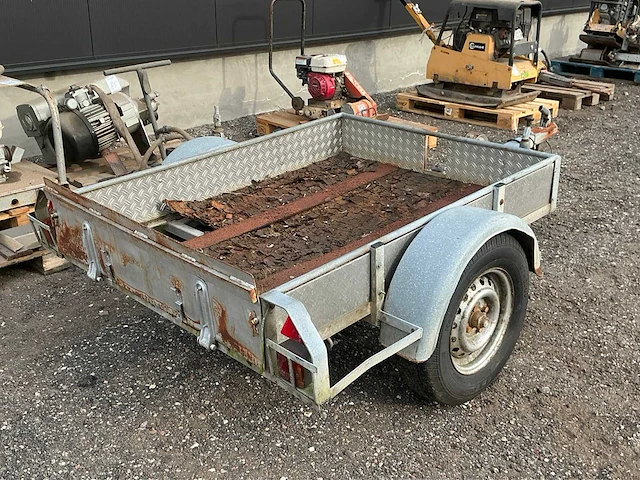 Aanhangwagen - afbeelding 3 van  5
