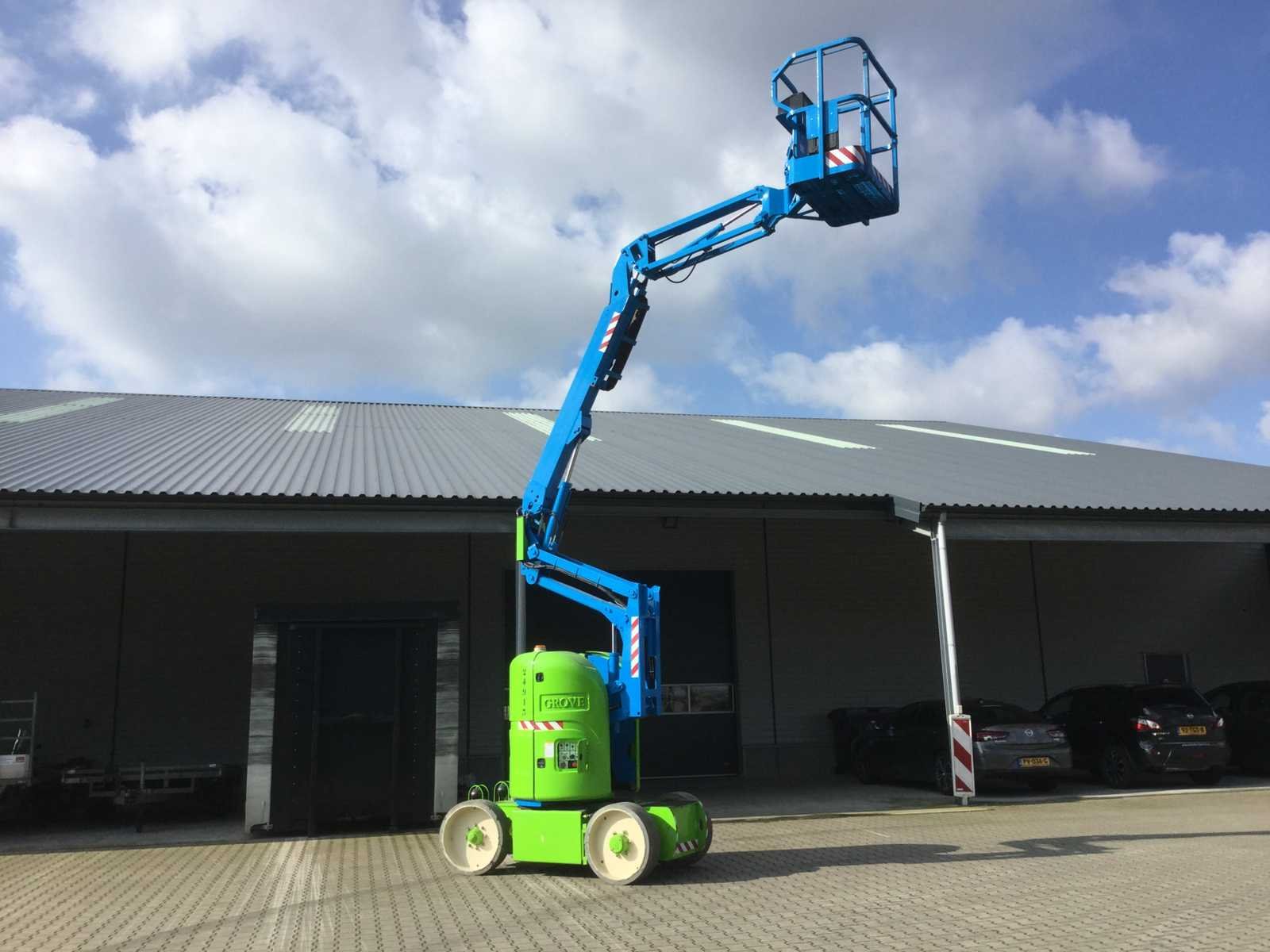 Aanhangwagens, evenementenverhuur en heftrucks