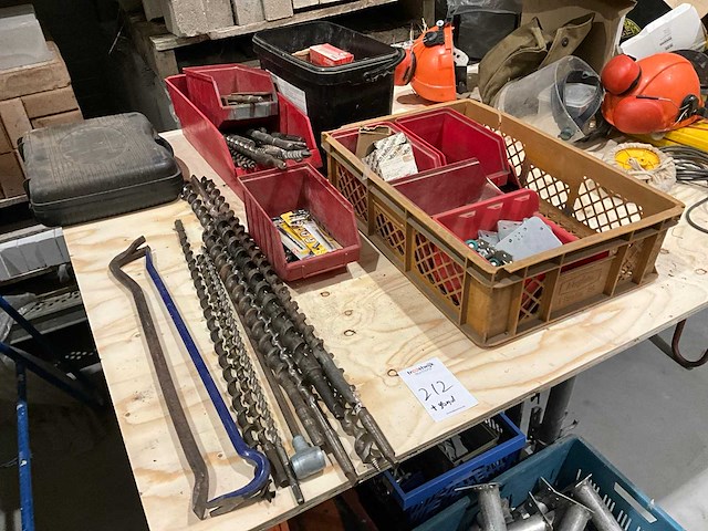 Aannemersmateriaal - afbeelding 1 van  7