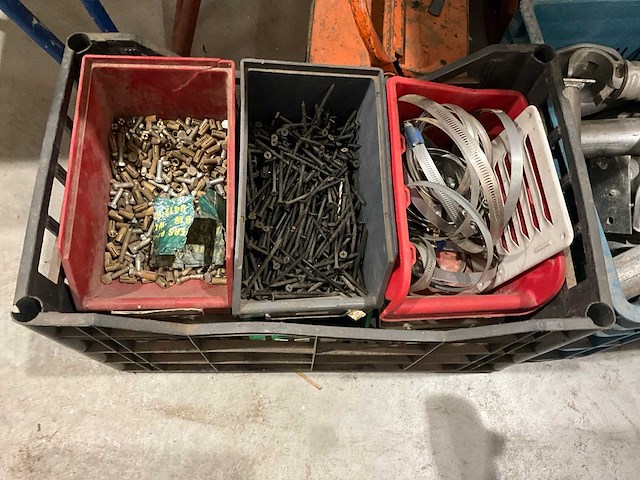 Aannemersmateriaal - afbeelding 2 van  7