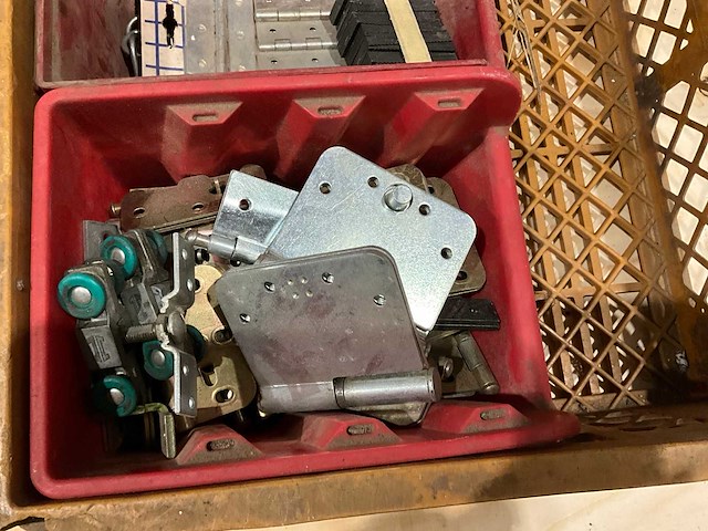 Aannemersmateriaal - afbeelding 5 van  7