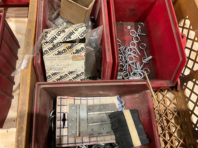 Aannemersmateriaal - afbeelding 6 van  7