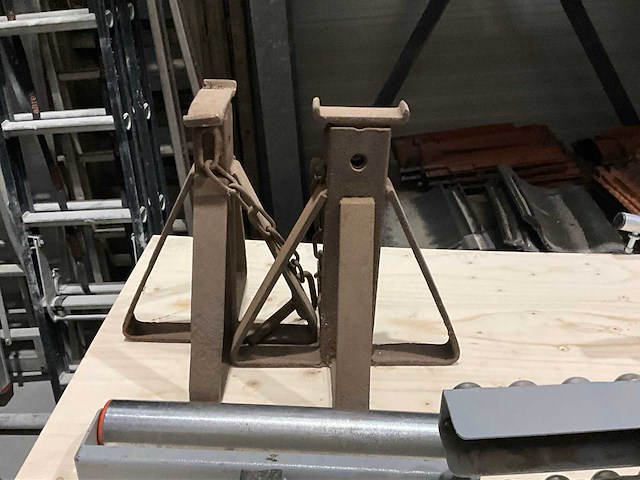 Aannemersmateriaal - afbeelding 6 van  9