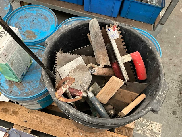 Aannemersmateriaal - afbeelding 7 van  8