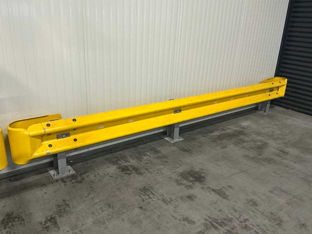 Aanrijdbeveiliging (3x) - afbeelding 1 van  12