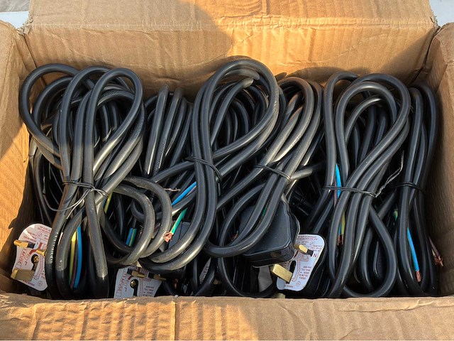 Aansluitsnoer met stekker 160 cm 3x1.5 mm2 50x - afbeelding 1 van  3