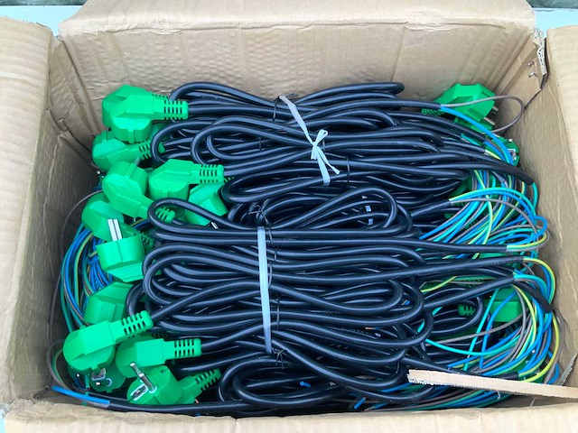 Aansluitsnoer met stekker 160 cm 3x1.5 mm2 80x - afbeelding 1 van  2