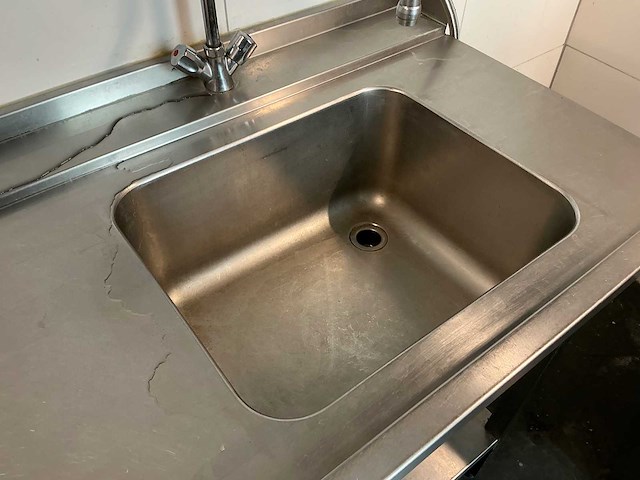 Aanvoer/spoeltafel - afbeelding 2 van  2