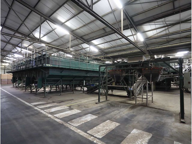 Aardappel intake/was en sorteerlijn - afbeelding 17 van  48