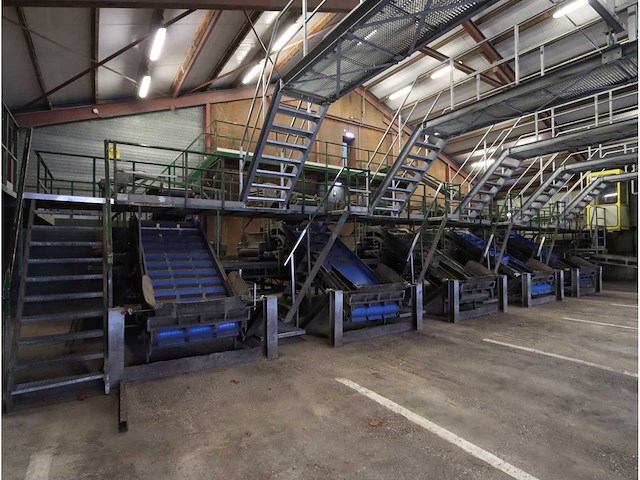 Aardappel intake/was en sorteerlijn - afbeelding 12 van  48