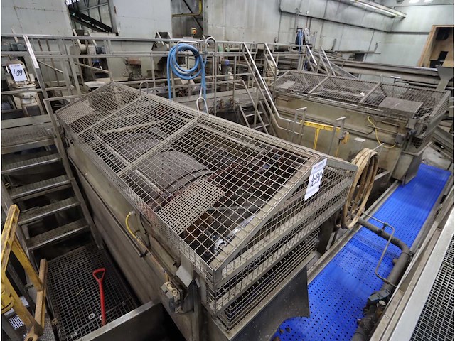 Aardappel intake/was en sorteerlijn - afbeelding 24 van  48