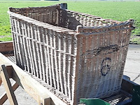 Aardappelsorteerder met rieten mand - afbeelding 8 van  8