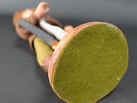 Aardewerk jager met konijn - afbeelding 5 van  5