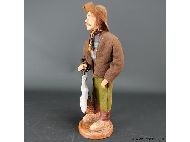 Aardewerk jager met konijn - afbeelding 2 van  5