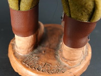 Aardewerk jager met konijn - afbeelding 4 van  5