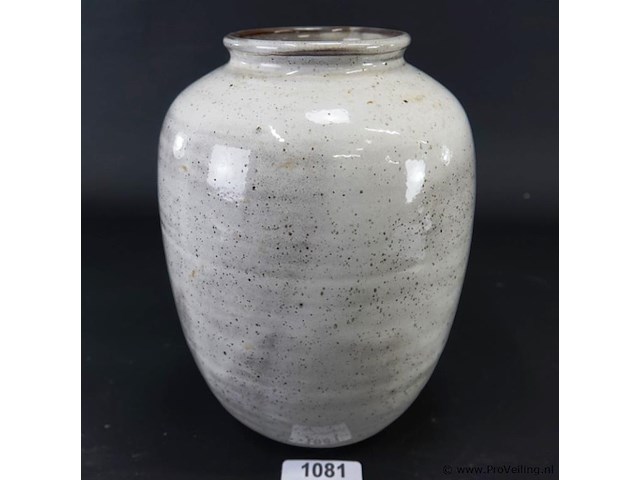 Aardewerk vaas, ontworpen door meindert zaalberg en uitgevoerd door potterij zaalberg. ontwerp uit 1949 - afbeelding 1 van  5