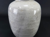 Aardewerk vaas, ontworpen door meindert zaalberg en uitgevoerd door potterij zaalberg. ontwerp uit 1949 - afbeelding 1 van  5